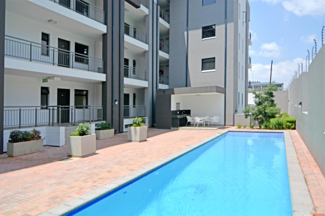 Zwelakho Furnished Apartments The Cube Johannesburg Exterior photo