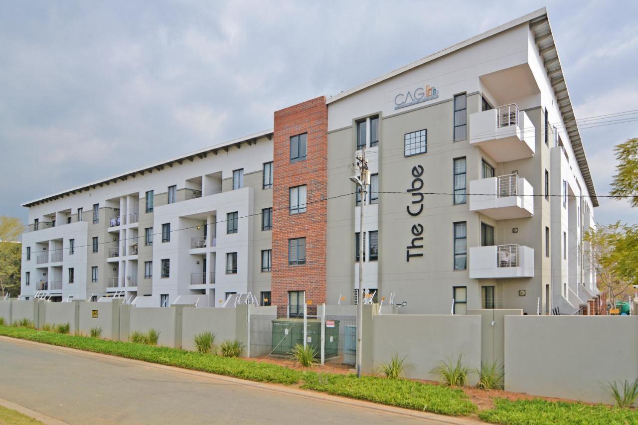 Zwelakho Furnished Apartments The Cube Johannesburg Exterior photo