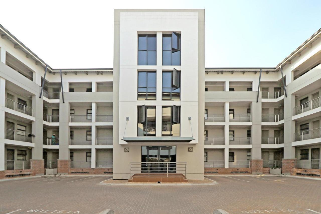 Zwelakho Furnished Apartments The Cube Johannesburg Exterior photo