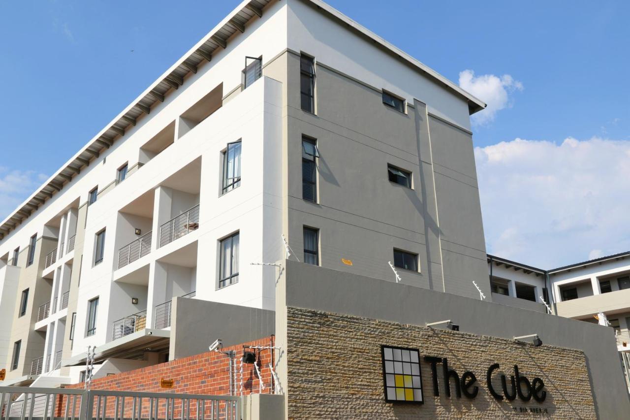 Zwelakho Furnished Apartments The Cube Johannesburg Exterior photo